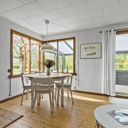 Casa de Férias Lovely In With Kitchen Jægerspris